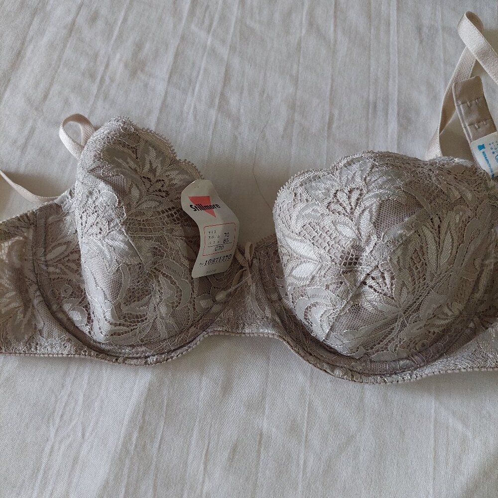 Stillmore Japan Champagne Color Floral Lace Bra, Size EU70C US 32B